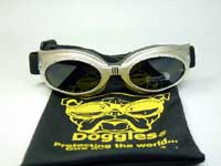 DOGGLES ���p�T���O���X